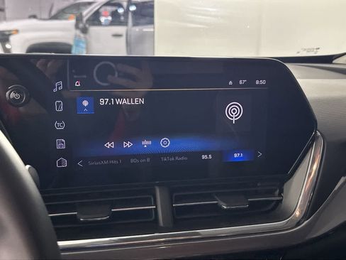 Used 2025 Chevrolet Trax ACTIV w/ Sunroof Package image 12