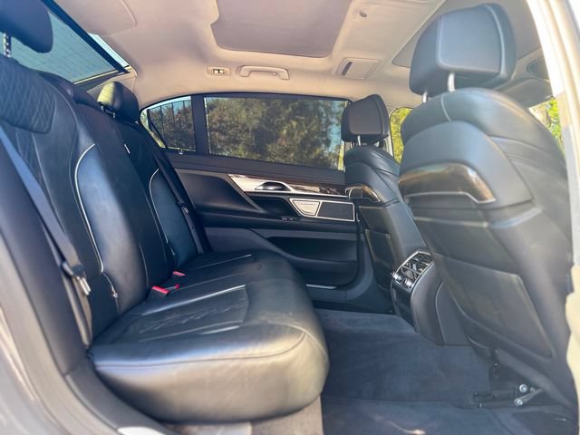 Used 2020 BMW 740i RWD image 36