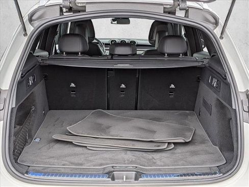 Used 2025 Mercedes-Benz GLC 300 image 6