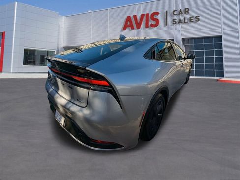 Used 2025 Toyota Prius LE image 6