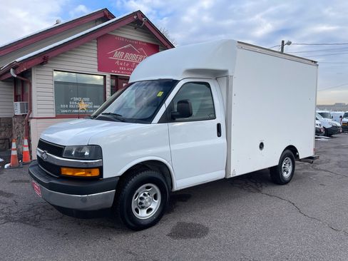 Used 2020 Chevrolet Express 3500 w/ Power Convenience Package image 4