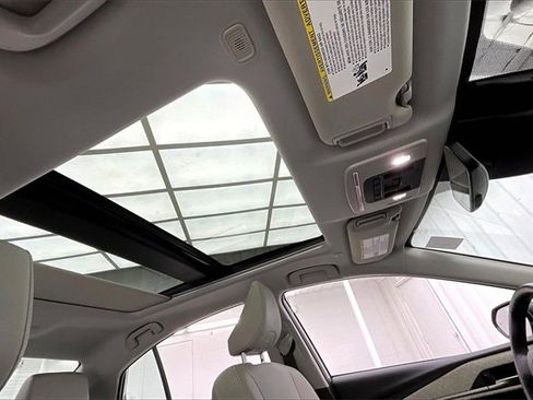 Used 2025 Toyota Camry XLE image 13