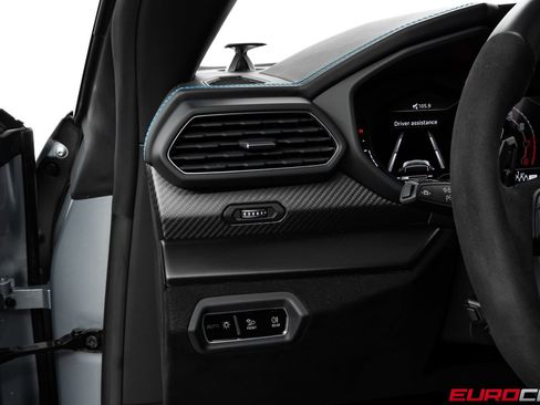 Used 2024 Lamborghini Urus Performante AWD/4WD image 36