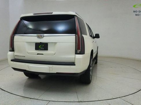 Used 2015 Cadillac Escalade Luxury RWD image 71