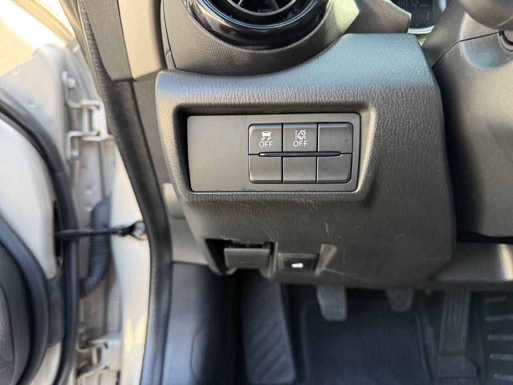 Certified 2022 MAZDA MX-5 Miata Club RWD image 23