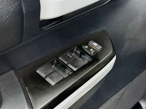 Used 2018 Toyota Tundra 4x4 Double Cab image 17