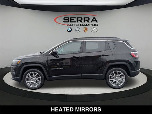 Used 2022 Jeep Compass Latitude image 16