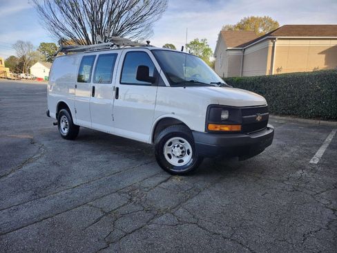 Used 2015 Chevrolet Express 2500 image 1