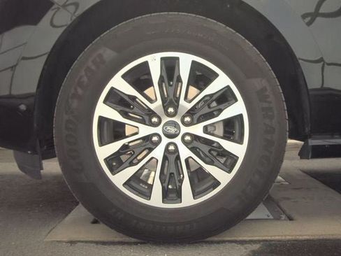 Used 2025 Ford Expedition Platinum AWD/4WD image 26