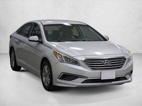 Used 2016 Hyundai Sonata SE image 3