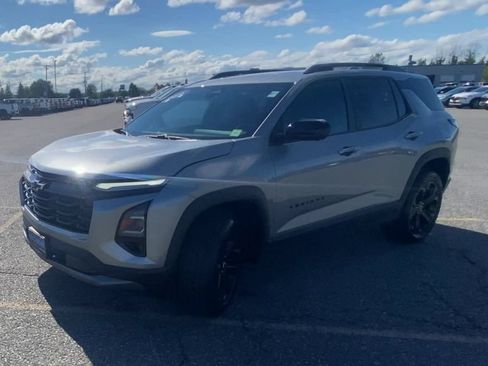 Used 2025 Chevrolet Equinox LT w/ Safety and Technology Package AWD/4WD image 4