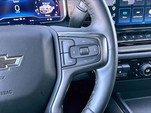 Used 2025 Chevrolet Silverado 2500 ZR2 w/ Technology Package AWD/4WD image 8