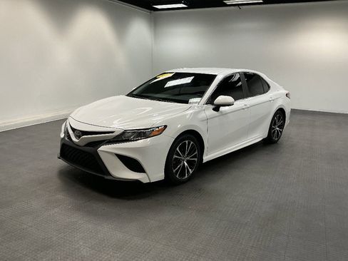 Used 2018 Toyota Camry SE w/ Protection Package (Q1) image 1