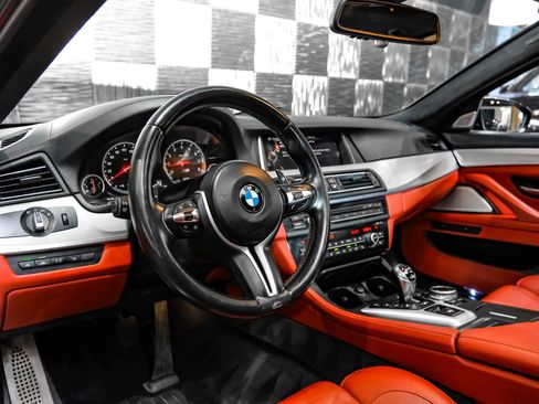 Used 2014 BMW M5 RWD image 3
