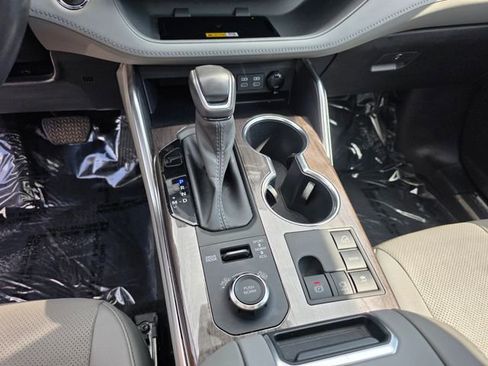 Used 2023 Toyota Highlander Platinum AWD/4WD image 23