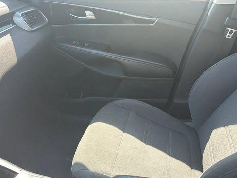 Used 2020 Kia Sorento FWD V6 image 21