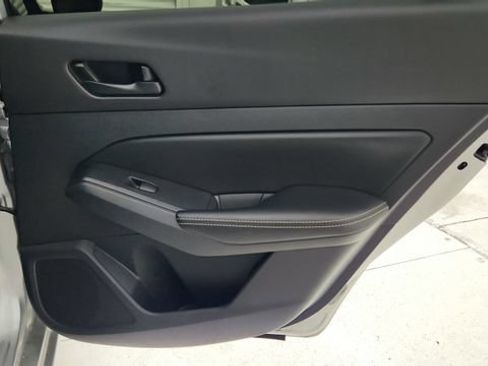 Used 2024 Nissan Altima 2.5 SV FWD image 24