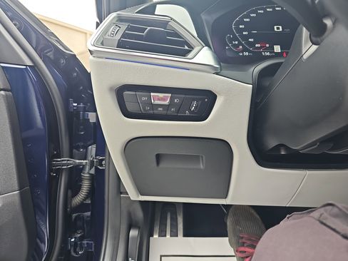 Used 2021 BMW M3 Competition w/ Executive Package image 25