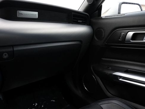 Used 2022 Ford Mustang Premium image 7