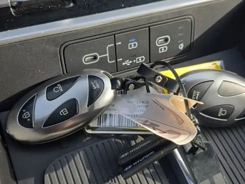 Used 2025 Hyundai Santa Fe SEL image 14