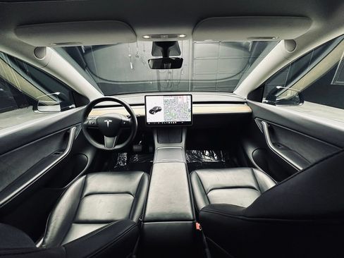 Used 2021 Tesla Model Y Long Range AWD/4WD image 25