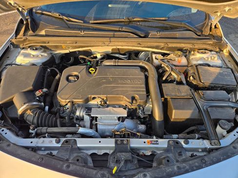 Used 2022 Chevrolet Malibu LT image 30