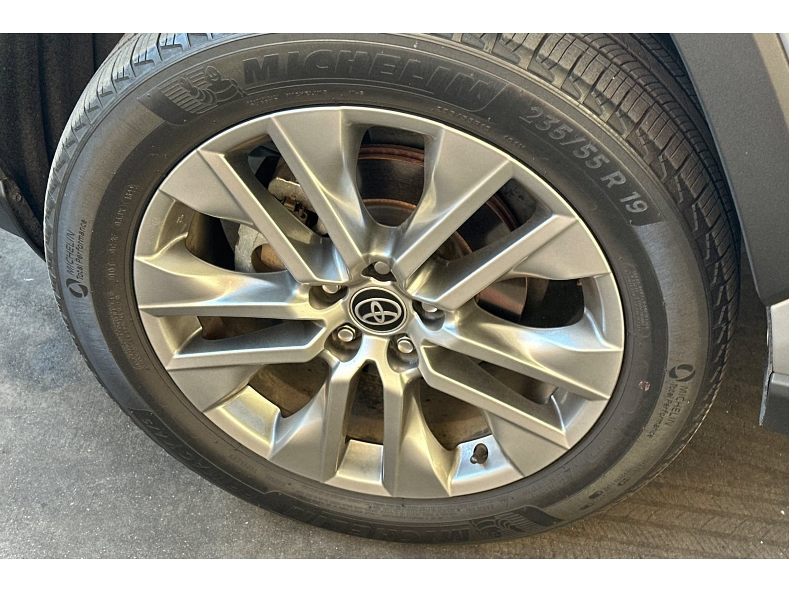 Certified 2022 Toyota RAV4 XLE Premium FWD image 4