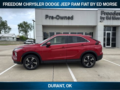 Used 2025 Mitsubishi Eclipse Cross SE AWD/4WD image 2