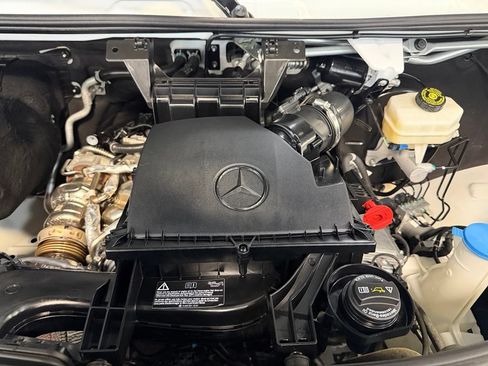 Used 2024 Mercedes-Benz Sprinter 2500 image 30