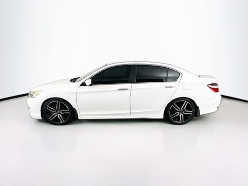 Used 2017 Honda Accord Sport image 4