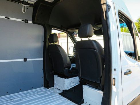 Used 2020 Mercedes-Benz Sprinter 2500 image 30