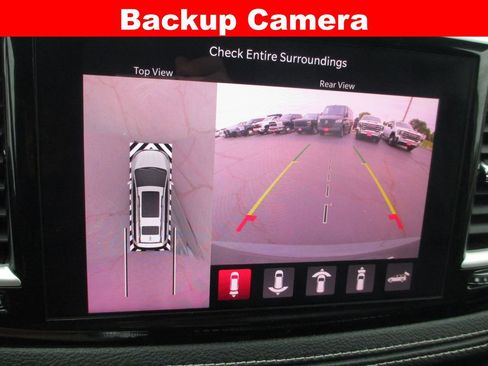 Used 2023 Chrysler Pacifica Touring-L AWD/4WD image 15