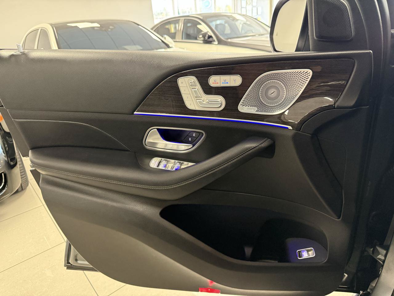 Used 2020 Mercedes-Benz GLS 450 4MATIC image 9