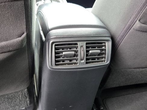 Used 2015 Nissan Rogue SV FWD image 16