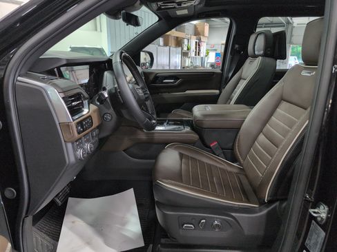 Used 2026 GMC Yukon XL Denali Ultimate AWD/4WD image 8