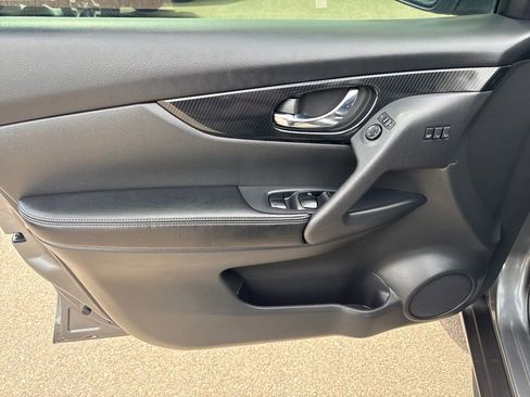 Used 2018 Nissan Rogue SL AWD/4WD image 10