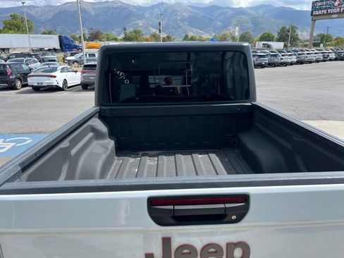 Used 2022 Jeep Gladiator Mojave w/ LED Lighting Group AWD/4WD image 20