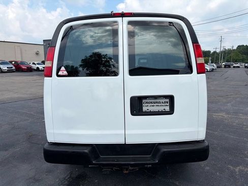 Used 2014 Chevrolet Express 2500 Extended RWD image 28
