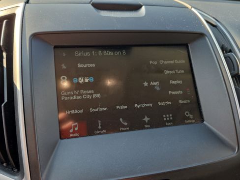 Used 2017 Ford Edge SEL w/ Equipment Group 201A AWD/4WD image 18