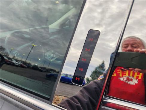 Used 2022 Lincoln Nautilus Reserve image 10