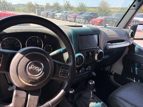 Used 2016 Jeep Wrangler Sahara w/ Mopar Chrome Edition Group AWD/4WD image 17