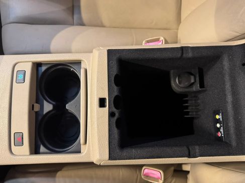 Used 2005 Cadillac STS V8 w/ Preferred Equipment Group RWD image 18