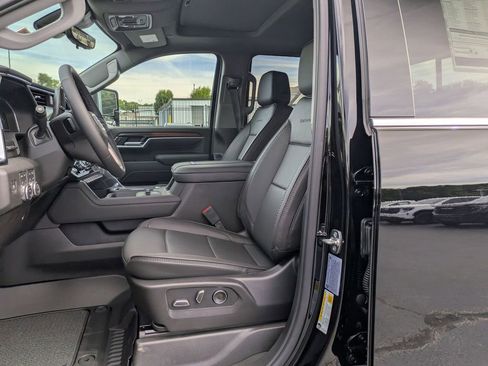 New 2025 GMC Sierra 2500 Denali w/ Denali Reserve Package image 13