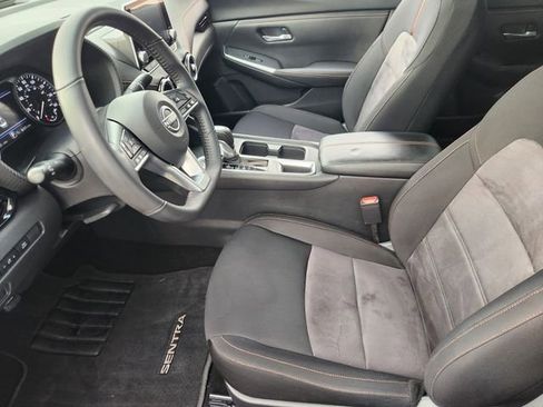 Used 2024 Nissan Sentra SR FWD image 9