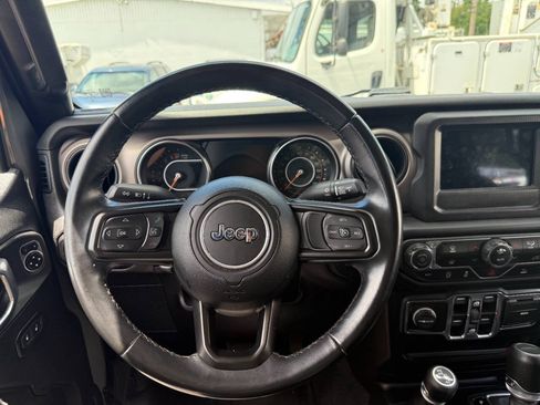 Used 2020 Jeep Gladiator Sport w/ Quick Order Package 24S AWD/4WD image 20