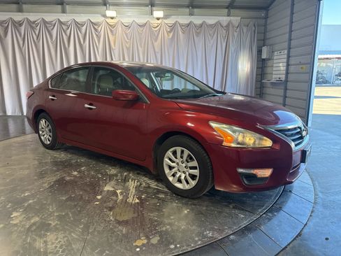 Used 2015 Nissan Altima 2.5 S w/ Power Driver Seat Package image 2
