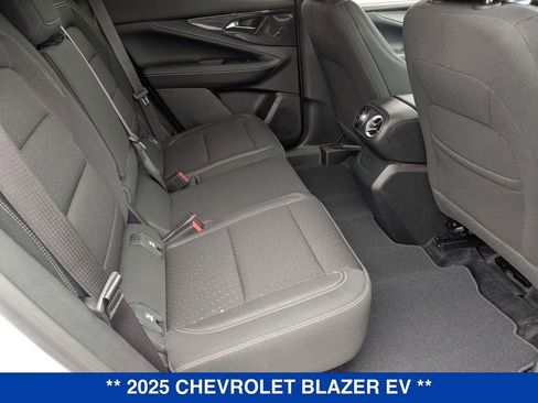 New 2025 Chevrolet Blazer EV LT image 29
