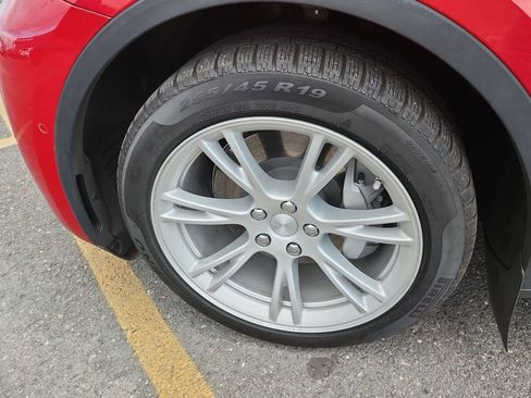 Used 2021 Tesla Model Y Long Range image 19