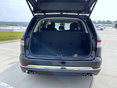 Certified 2023 Lincoln Aviator AWD image 9