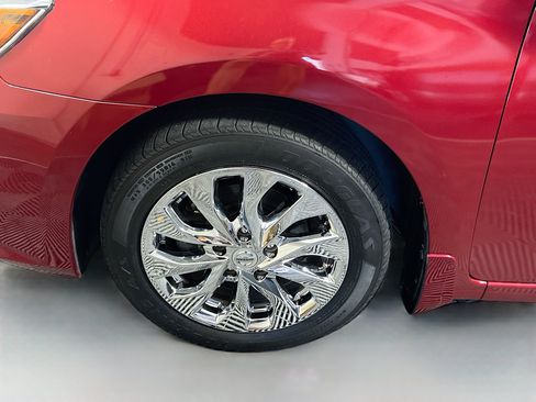 Used 2019 Nissan Sentra SV FWD image 13